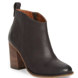 Nordstrom BP Lance Leather Block Heel Black Ankle Boot | 8.5 Bootie